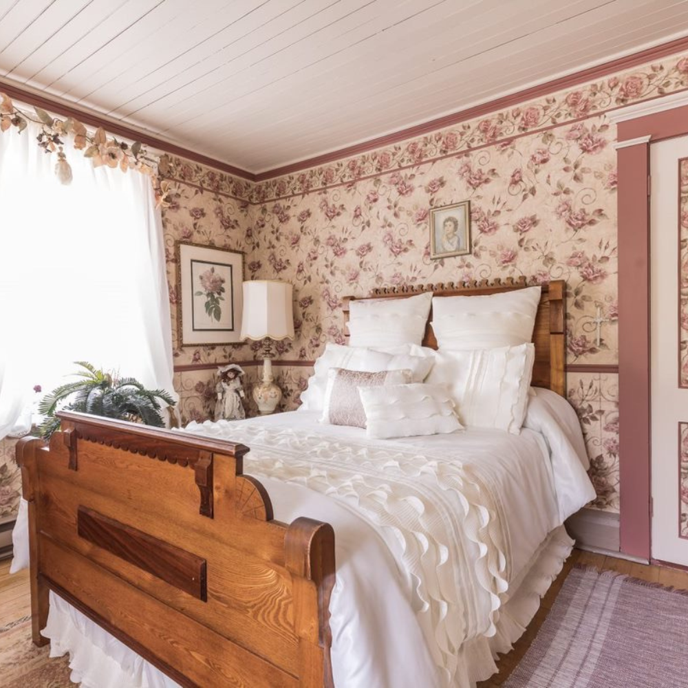 Romantic one night stay with giftbasket for 2 people - La Maison du Notaire