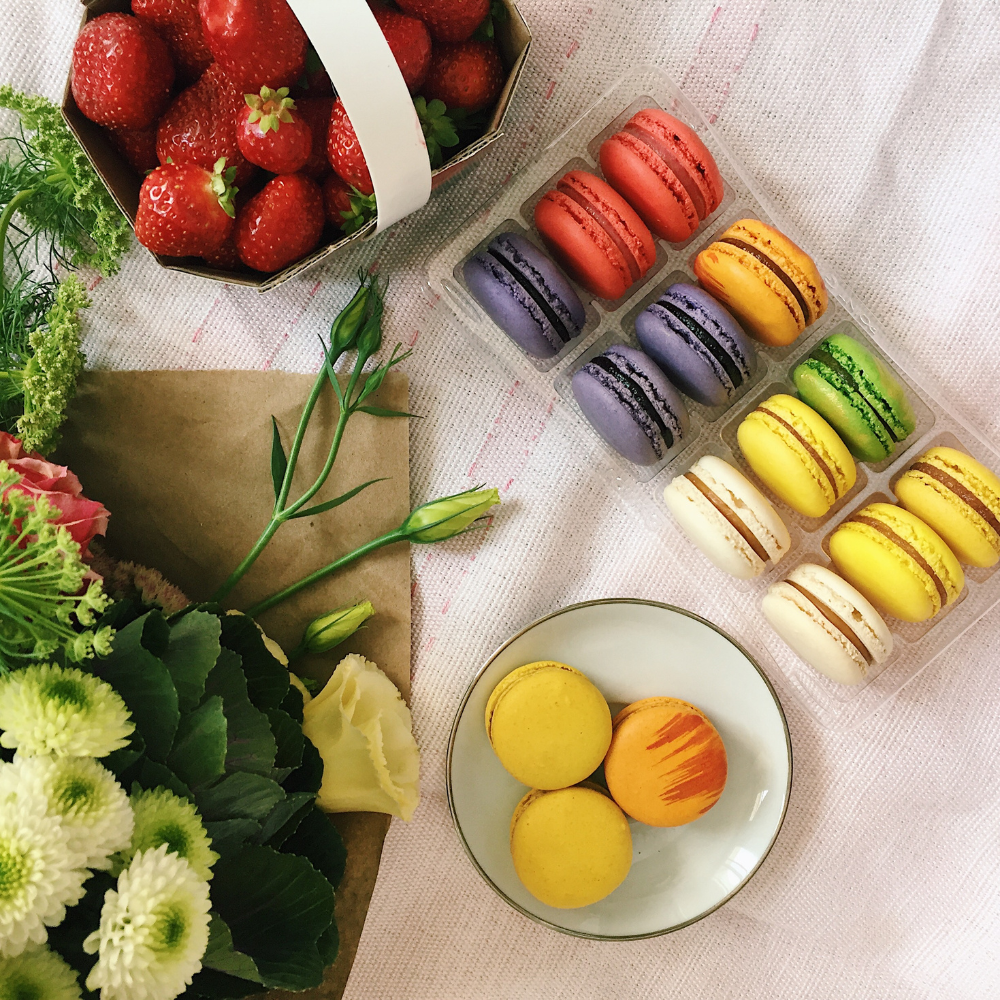 A choice of macarons for a group - Boutique Point G