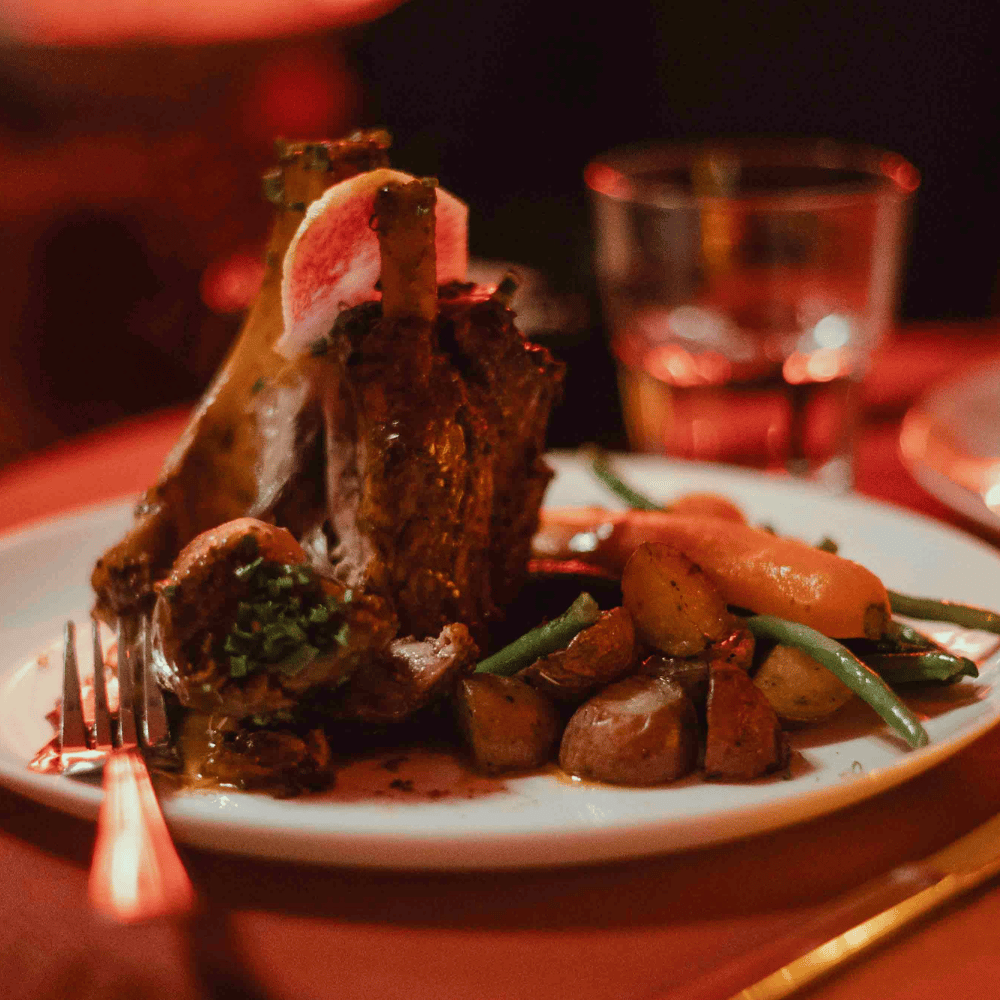 Show and set menu for 2 people - Le Balcon Cabaret Chic