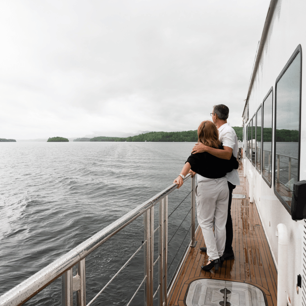 "Deluxe Bubbly hour" cruise for 2 people - Escapades Memphrémagog