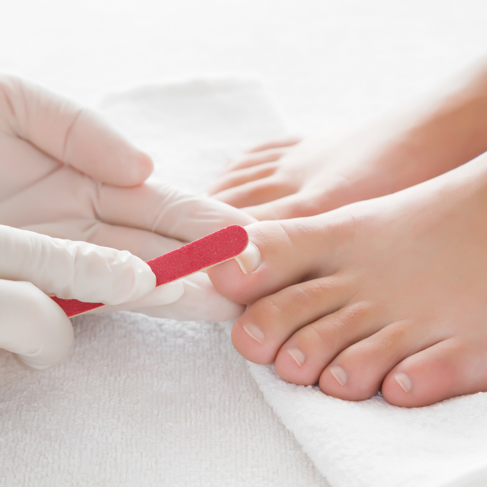 Gel nail polish on feet for 1 person - L'EXPÉRIENCE Beauté Urbaine