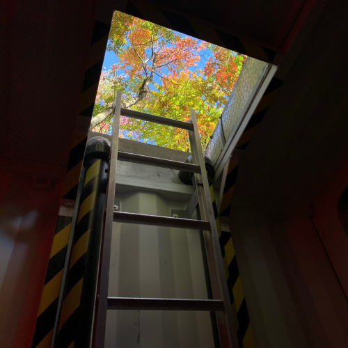 Forfait Nuitée insolite en Bunker pour 8 personnes - ULM Québec disponible dans la catégorie Getaway - Coffrets Prestige - 1