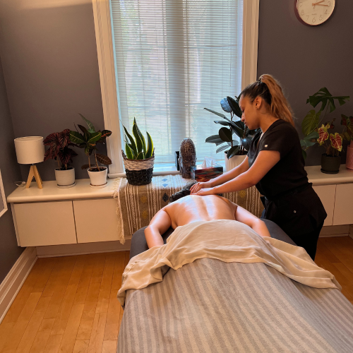 Forfait Massage aux pierres chaudes pour 1 personne - Yolo Spa disponible dans la catégorie Wellness - Coffrets Prestige - 1