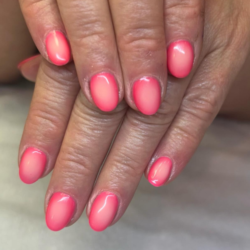 Forfait Vernis gel sur mains pour 1 personne - L'EXPÉRIENCE Beauté Urbaine disponible dans la catégorie Wellness - Coffrets Prestige - 1
