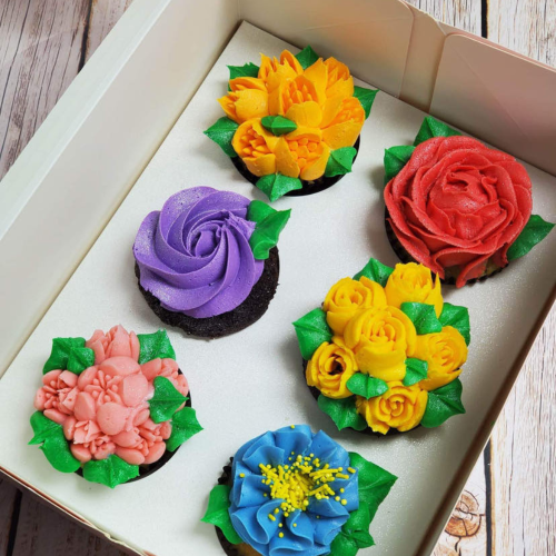 Forfait Boîte cadeau Bento pour 2-3 personnes - Pâtisserie Noisette et Chocolat disponible dans la catégorie Dining - Coffrets Prestige - 1