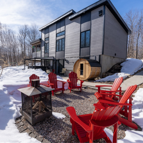 Forfait Nuitée dans le chalet La loutre à Chertsey pour 1 à 7 personnes - Chalets Galaxia disponible dans la catégorie Getaway - Coffrets Prestige - 1