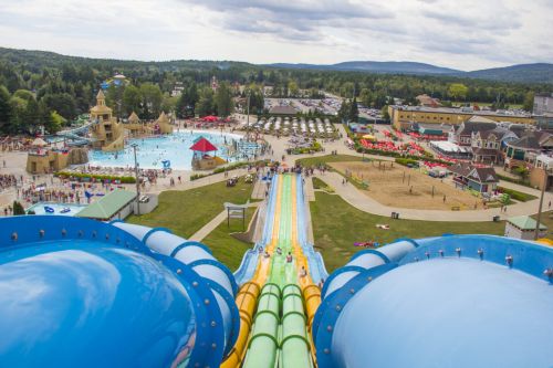 Forfait Une nuitée en Coolbox au Camping Valcartier pour 1 à 4 personnes - CoolBox disponible dans la catégorie Getaway - Coffrets Prestige - 1