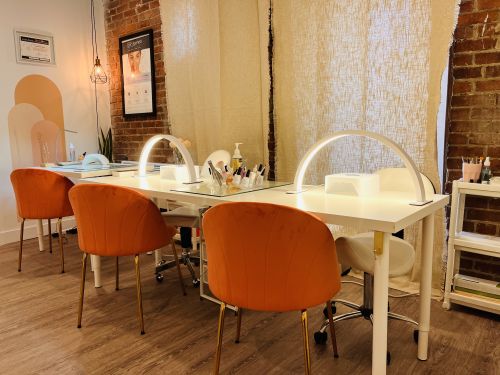 Forfait Manucure ou pédicure pour 1 personne - Valérie Sauvé Esthétique disponible dans la catégorie Wellness - Coffrets Prestige - 1