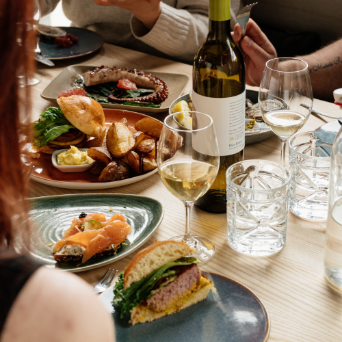 Forfait Apéro Découverte pour 2 personnes - Canons! Vins et cuisine gourmande - Brossard disponible dans la catégorie Dining - Coffrets Prestige - 1