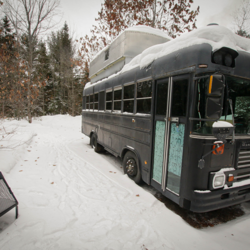 Forfait Nuitée en autobus VR en pleine forêt pour 2 personnes - Chez Mel & Nico Camping Insolite disponible dans la catégorie Getaway - Coffrets Prestige - 1